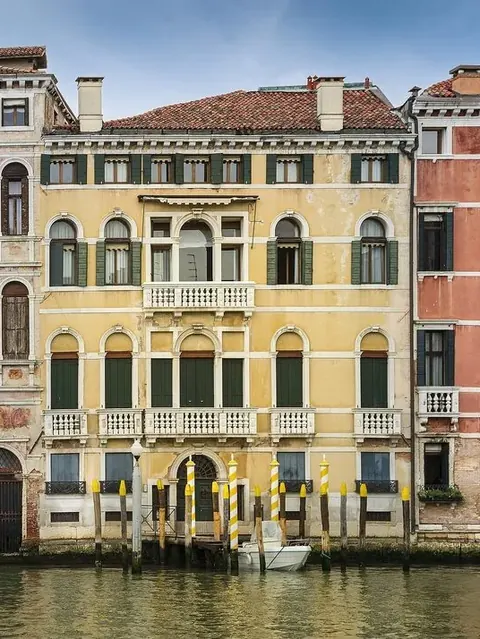 Venice pack cover